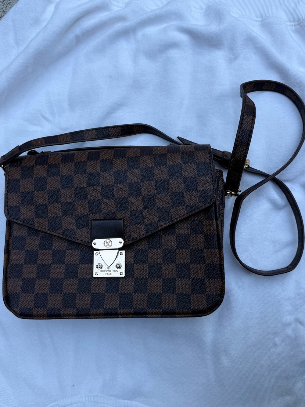 Louis Vuitton Pochette Métis Crossbody Bag